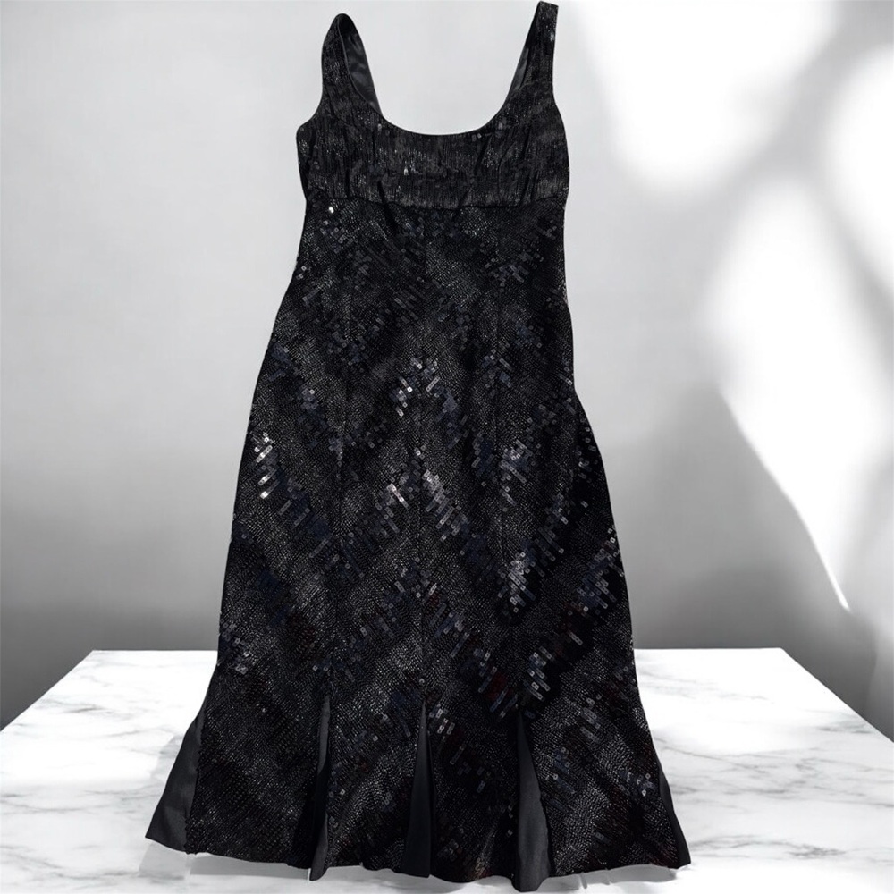 Diane Von Furstenberg Elegant Black Sequin Dress. Size 6. Perfect for Holidays!